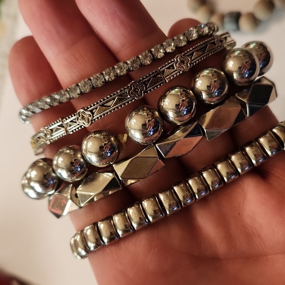 Lot of stretch vintage bracelets 8total - Picture 3 of 4